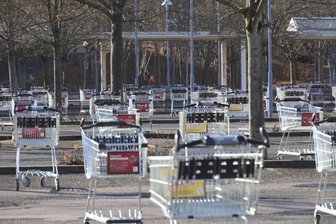 Einkaufswagen „eingeparkt“: Was ist denn im Chemnitzer Neefepark los? - Was ist hier passiert?