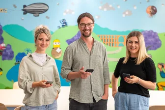 Eva Rothenstein (links), Benjamin Schmidt (Mitte) und Franziska Krause (rechts) laden Sie herzlich zum Leserabend in die Redaktion der Freien Presse ein.