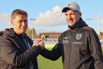 Einmal Oberliga und zurück - Ein Wiedersehen an der Linie - Sven Köhler (l.) betreut als Trainer aktuell den VfB Auerbach, Steffen Ziffert den FC Grimma. Beide Teams spielen in der Oberliga.