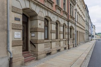 Einmalig im Erzgebirge: Ehrenfriedersdorf weckt mit Werbevideo in sozialen Netzwerken Interesse bei Zahnärzten - Sie ist verwaist: die Zahnarztpraxis an der Annaberger Straße in Ehrenfriedersdorf. Die Suche nach einem neuen Zahnarzt für die Stadt gestaltet sich schwierig. Aber es gibt Interessenten.