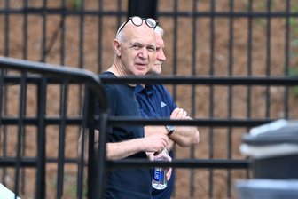 Einreise-Ärger bei Ivorern: Neuendorf zeigt sich besorgt - Blickt mit Sorge auf die Situation für ivorische Fans: Bernd Neuendorf. (Archivbild)