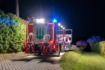 Einsatz in Thalheimer Kleingartenanlage: Vermeintlicher Laubenbrand erweist sich als harmlos - Die Freiwillige Feuerwehr Thalheim und weitere Einsatzkräfte sind am Montag in eine Kleingartenanlage ausgerückt.
