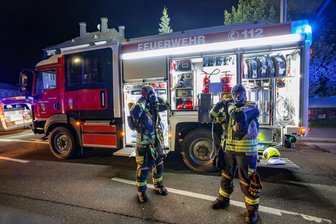 Einsatznacht für Feuerwehren: Brandalarm im Kaufland Hohenstein-Ernstthal und Schornsteinbrand in Wüstenbrand - 04.04.2025