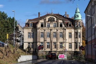 Einschränkungen auf der Schubertstraße in Hohenstein-Ernstthal - Die Rechtsabbiegerspur auf der Schubertstraße ist am Dienstag gesperrt.