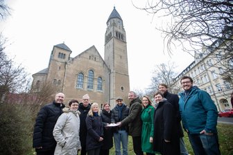 Einschusslöcher ade: Sanierung der Plauener Markuskirche startet - Das Geld für die Sanierung der Markuskirche ist jetzt da. Das freut viele, die sich seit Jahren darum bemühen.