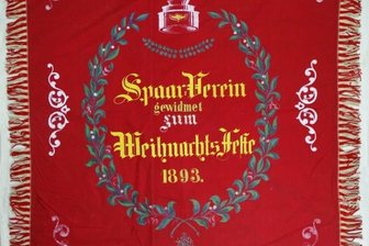 Einst halfen Sparvereine beim Zurücklegen von Geld - Die Fahne des Sparvereins, zu sehen ist die vermutliche Rückseite.