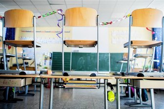 Einstellungen zum Schulhalbjahr: Mehr als 150 Lehrer zu wenig für Südwestsachsen - Am Montag beginnt in Sachsen das zweite Schulhalbjahr. An Lehrern mangelt es aber nach wie vor.