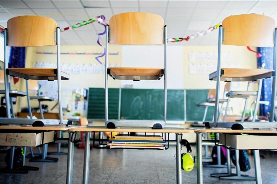 Einstellungen zum Schulhalbjahr: Mehr als 150 Lehrer zu wenig für Südwestsachsen - Am Montag beginnt in Sachsen das zweite Schulhalbjahr. An Lehrern mangelt es aber nach wie vor.
