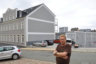 Einstiger Abrisskandidat gewinnt Fassadenwettbewerb in Hohenstein-Ernstthal - Peter Köster hat mit der einstigen Druckerei Oehme den Fassadenwettbewerb gewonnen.