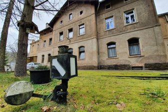 Einstiger Umsteigebahnhof mitten in der Natur - 
