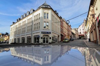 Einstiges Magnet-Kaufhaus soll zum Pop-up-Laden werden - Das Erdgeschoss des ehemaligen Kaufhauses "Magnet" an der Weinkellerstraße/Ecke Conrad-Clauß-Straße soll zum Pop-up-Store werden.