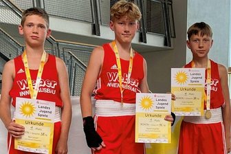 Eintracht-Trio überzeugt in Dresden - Das erfolgreiche Trio des VSV Eintracht Klingenthal bei den Landesjugendspielen im Boxen in Dresden: Ron Lesser, Keath Engelke und Cody Engelke (von links).