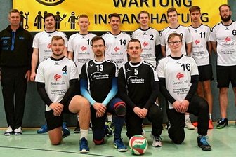 Eintracht will Leistung festigen - Coach Mario Walden (hinten v.l.), Toni Ruppert, Florian Henkel, Maximilian Kunert, Tim Liebschner, Niklas Pürzel, Luca Dosche, Marcel Bruns, Wenzel Günter (vorne v.l.), Christian Spiegler, Max Stackfleth und Tobias Höra.