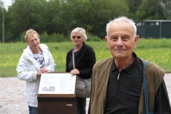Einweihung gerät zum Treff der Stuhlbauer von Geringswalde - Kurt Schmidt stieg 1964 in die Stuhlfabrik der „Simöti“ ein und arbeitete viele Jahre mit Margitta Schneider (l.) und Gudrun Gerstenberger zusammen.