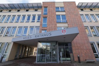 „Einwohner haben darauf gewartet“: So lief der Mängelmelder-Start in Meerane - Das Neue Rathaus in Meerane verfügt seit wenigen Tagen über einen Online-Mängelmelder.
