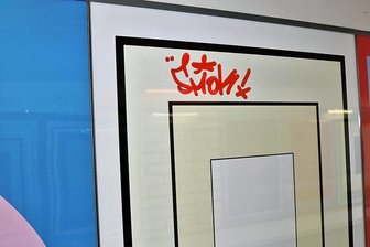 Einwohner sauer: Wenige Tage alte Kunst im Bahnhof von Flöha ist schon wieder beschmiert worden - Nur eine Woche nach der offiziellen Einweihung wurde die Kunstinstallation im Bahnhof Flöha beschmiert. 