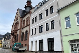 Einwohnermeldeamt Adorf zieht um - Ins Erdgeschoss des sanierten Hauses Markt 3 neben dem Adorfer Rathaus zieht das Einwohnermeldeamt ein.