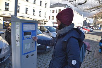 Einwohnertreff in Oelsnitz: Parksituation in Innenstadt Thema - Die Parksituation in Oelsnitz, hier der Automat am Markt, ist Thema beim Einwohnertreff.