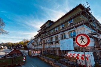 Einwohnerversammlung in Gornsdorf: Wie geht es weiter mit der alten Schule und dem Rathaus? - Die alte Grundschule Gornsdorf: Immer wieder kam es beim Umbau zu Verzögerungen und Kostensteigerungen.