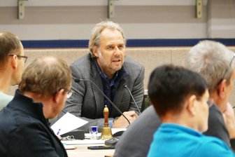 Einwohnerversammlung in Zschopau: Was wünschen sich die Bürger? - Zschopaus Oberbürgermeister Arne Sigmund (parteilos) während der Einwohnerversammlung.