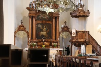 Einzigartige 360-Grad-Klangwelt: Sechster Standort in Augustusburg entsteht - Hinter dem Altar wird die sechste Orgel in der Augustusburger Stadtkirche gebaut.
