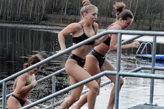 Eisbaden in Falkenstein -