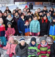 Eisbahn erfreut Mündelkinder - Rund 70 Mündelkinder aus der Region Zwickau besuchten am vergangenen Samstag die Eisbahn im Elstergarten Oelsnitz.