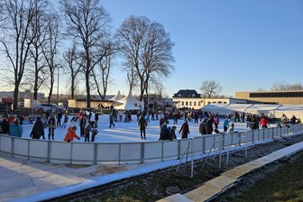Eisbahn Zwickau lockt mit verlängerten Öffnungszeiten während der Winterferien - Die Eisbahn Zwickau an der Uhdestraße bietet während der Winterferien verlängerte Öffnungszeiten an.