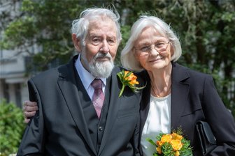 Eiserne Hochzeit bei Plauens Ehrenbürger: Rolf Magerkords lange Liebe zu Regine - Der Plauener Ehrenbürger Rolf Magerkord (90) und seine Frau Regine haben am Donnerstag ihre Eiserne Hochzeit begangen.
