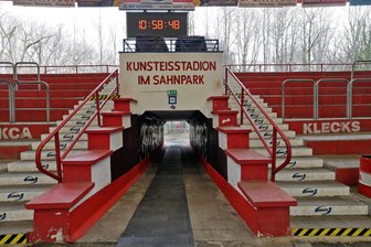 Eishockey-Fans zünden Pyrotechnik in Crimmitschau: Braucht der ETC bald einen Sicherheitsdienst bei Nachwuchsspielen? - Im Kunsteisstadion im Sahnpark haben Fans bei einer Nachwuchspartie zweimal Pyrotechnik gezündet.