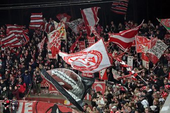 Eishockey-Sachsenderby in den Pre-Play-offs: Crimmitschau verkauft 600 Gäste-Tickets – Weißwasser erhöht Eintrittspreise - Die Fans freuen sich: In den Pre-Play-offs kommt es zum Sachsenderby zwischen Crimmitschau und Weißwasser.