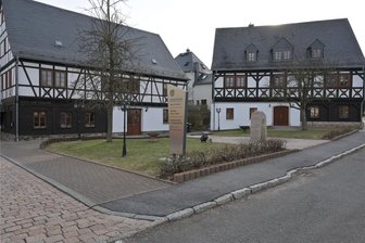 „Eiskaltes Erzgebirge“: Krimiautorin Danielle Zinn liest in Zschorlau aus ihrem Roman - Im Haus der Vereine in Zschorlau findet am Mittwoch eine Lesung mit der Schriftstellerin Danielle Zinn statt.