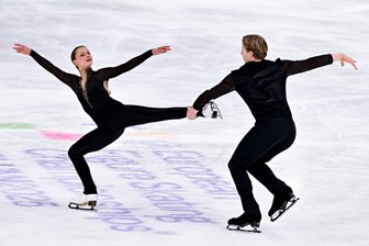 Eiskunstlauf-EM in Tallinn: Gold für Deutschland und das Chemnitzer Paar Roscher/Schuster schlägt sich tapfer - Die Chemnitzer Letizia Roscher und Luis Schuster während ihrer Kür in Tallinn.