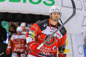 Eispiraten Crimmitschau besetzen die erste Stelle in der Abwehr - Eishockey-Zweitligist Eispiraten Crimmitschau hat eine erste Stelle in der Abwehr mit Mario Scalzo besetzt. 