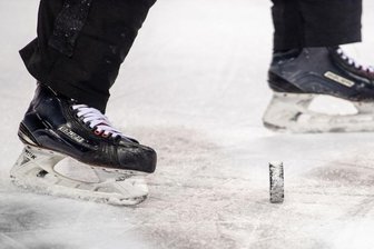 Eispiraten Crimmitschau holen nach acht Niederlagen Sieg gegen Krefeld -