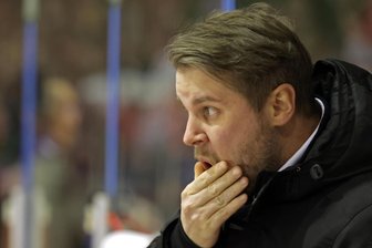 Eispiraten Crimmitschau intensivieren Kaderplanung: Trainer Jussi Tuores sucht Ersatz für Thomas Reichel und Scott Feser - Trainer Jussi Tuores muss etliche Stellen in der Offensive besetzen.