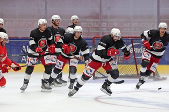 Eispiraten Crimmitschau kehren auf das Eis zurück: Die besten Bilder vom Trainingsstart der Eishockey-Cracks - 