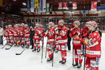 Eispiraten Crimmitschau müssen Abwehr-Dauerbrenner ziehen lassen: Das sagt Teammanager Ronny Bauer zur Entscheidung - Die Eispiraten Crimmitschau müssen einen wichtigen Verteidiger ersetzen.