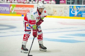 Eispiraten Crimmitschau: Nach Spieldauerstrafe gegen Mirko Sacher kippt die Partie in Ravensburg - Für Verteidiger Mirko Sacher war die Partie in Ravensburg vorzeitig beendet.