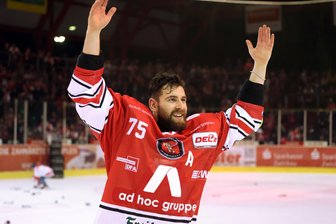 Eispiraten Crimmitschau planen weiter mit Denis Shevyrin: Vertrag des Allrounders läuft bis 2026 - Denis Shevyrin spielt auch in der neuen Saison für die Eispiraten Crimmitschau.