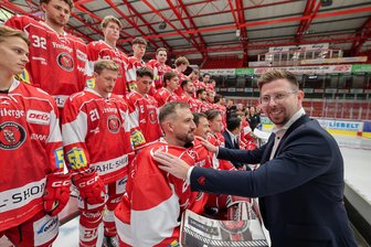 Eispiraten Crimmitschau: Profis und Verantwortliche lächeln beim Media-Day am Sonntag in die Kameras - 