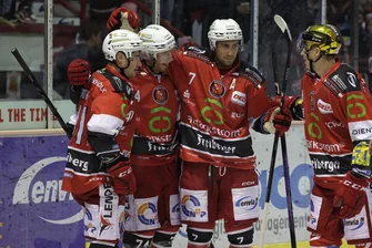 Eispiraten Crimmitschau punkten nach 0:3-Rückstand - Für die Eispiraten gab es beim EHC Freiburg einen Zähler.