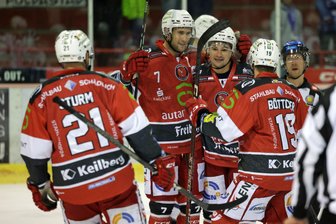 Viermal jubeln dürfen haben am Freitagabend die Eispiraten Crimmitschau im Heimspiel gegen Kassel.