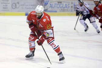 Eispiraten Crimmitschau senden mit Sieg in Ravensburg ein Lebenszeichen - Verteidiger Denis Shevyrin sah in Ravensburg zunächst beim 1:0 der Gastgeber schlecht aus, markierte Ende des ersten Drittels aber auch mit einem schönen Schuss den Ausgleich der Eispiraten Crimmitschau.