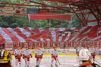 Eispiraten Crimmitschau starten auswärts in die neue Saison - In sieben Wochen starten die Eispiraten Crimmitschau in die neue Saison der DEL 2. Die Westsachsen treten dabei am 15. September zum Auftakt auswärts in Landshut an und empfangen zwei Tage später DEL-Absteiger Bietigheim im heimischen Sahnpark.