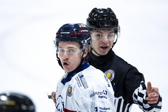 Eispiraten Crimmitschau statten gebürtigen Werdauer mit einem Probevertrag aus - Leon Schulz trug in der vergangenen Saison das Trikot von Oberligist Hammer Eisbären.
