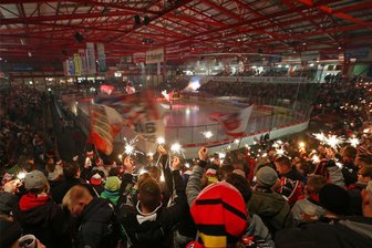 Eispiraten Crimmitschau stecken im Sommer eine Viertelmillion Euro ins Kunsteisstadion im Sahnpark - Blick in das Kunsteisstadion im Sahnpark. Die Eispiraten Crimmitschau investieren in der Sommerpause rund 250.000 Euro.