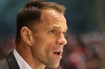 Eispiraten Crimmitschau: Trainer kritisiert seine Kontingentspieler - Coach Marian Bazany zeigte sich mit der Leistung seiner Legionäre unzufrieden. 