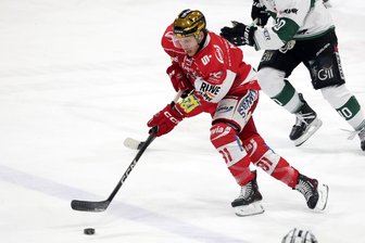 Eispiraten Crimmitschau und die Verletzung von Topscorer Corey Mackin: DEB und DEL 2 werten Video mit Crosscheck aus - Der Mann mit dem goldenen Helm fällt aus: Corey Mackin laboriert an einer Rippenprellung.