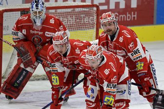 Eispiraten Crimmitschau verlieren gegen Starbulls Rosenheim: Im Spielaufbau fehlen Präzision und Lockerheit - Die Eispiraten Crimmitschau haben ihr Heimspiel gegen Rosenheim verloren.